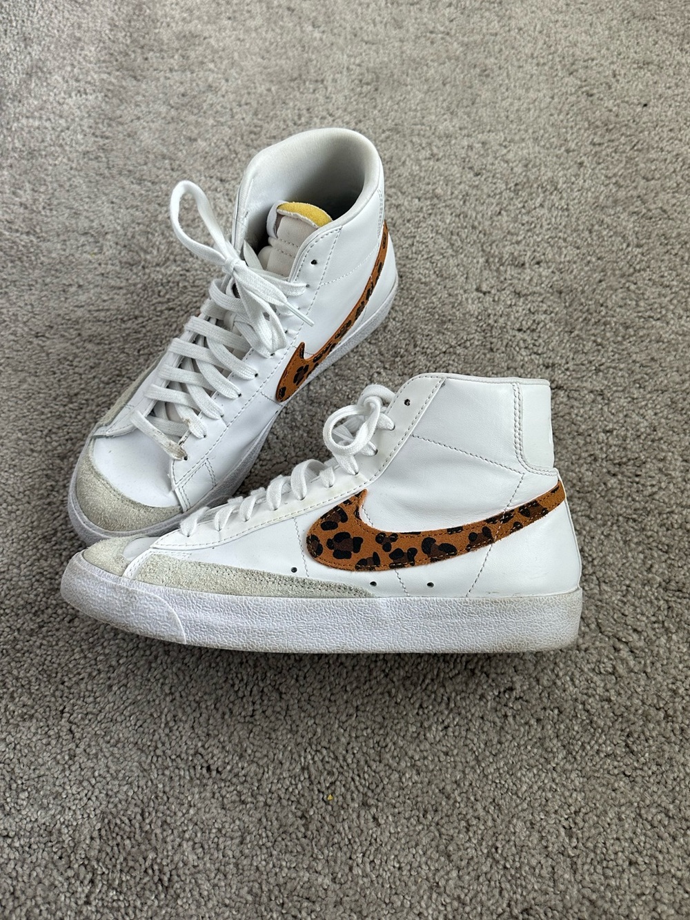 Nike Mid Blazer Sneakers